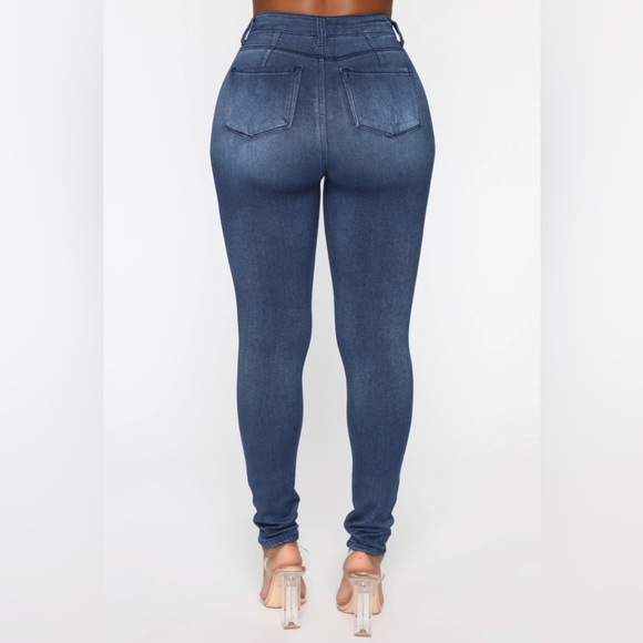 Eva Super Soft Curvy
Skinny Jean - Medium
Wash
Size: 9 - Picture 5 of 7